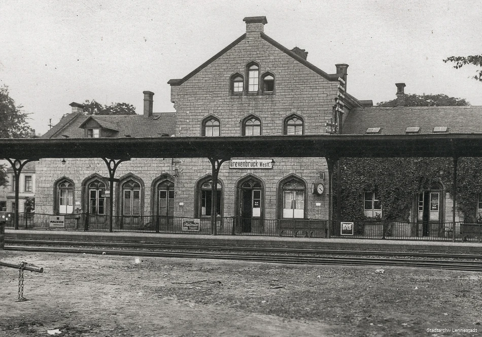 BS_34_2_KulturbahnhofGrevenbrueck_Bahnhof Grevenbrück 02 © Stadtarchiv Lennestadt.jpg